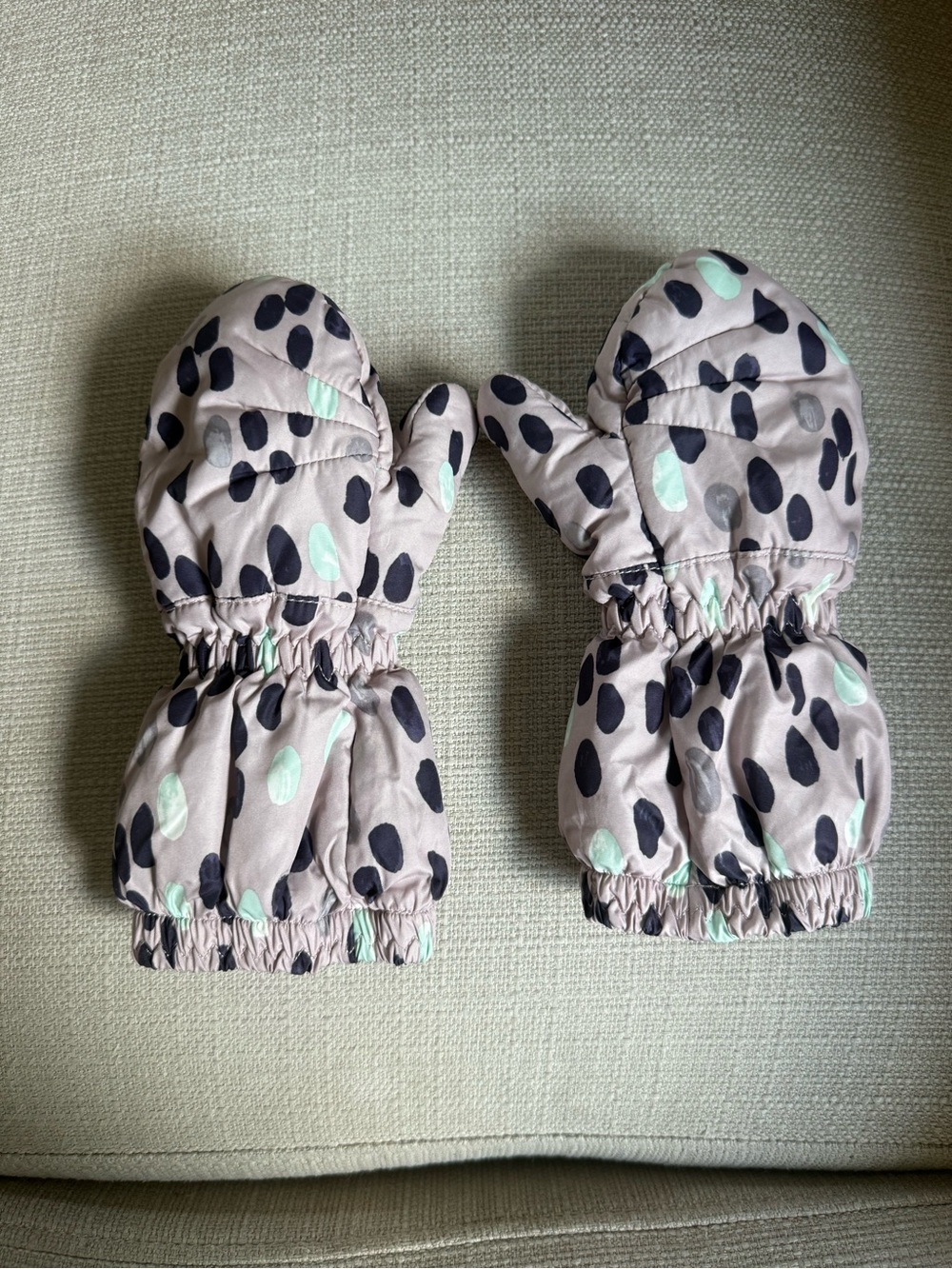 Patagonia Kids Light Purple Mittens with Dot Print